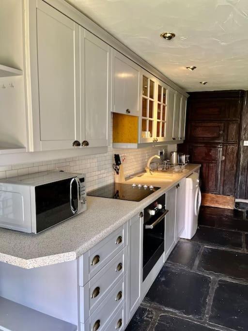 The Old Post Office, Cosy Grade II Listed 2 Bed Apartment Windermere Esterno foto